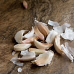how to remove the smell of garlic from your hands